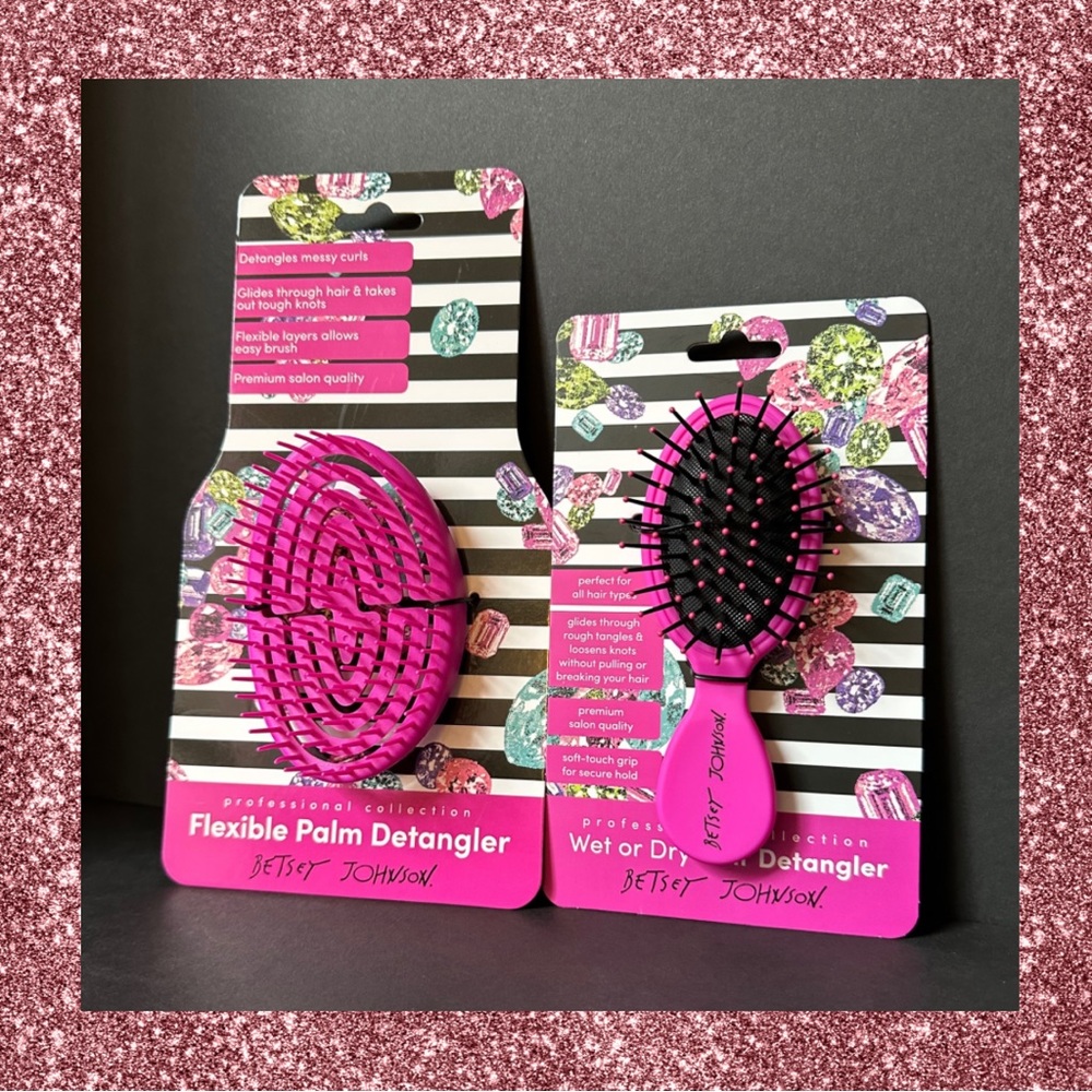 Betsey Johnson brush and detangle brush duo